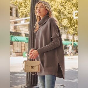 LILLUSORY Women's Turtleneck Oversized Sweater, oversized XS, NEW.